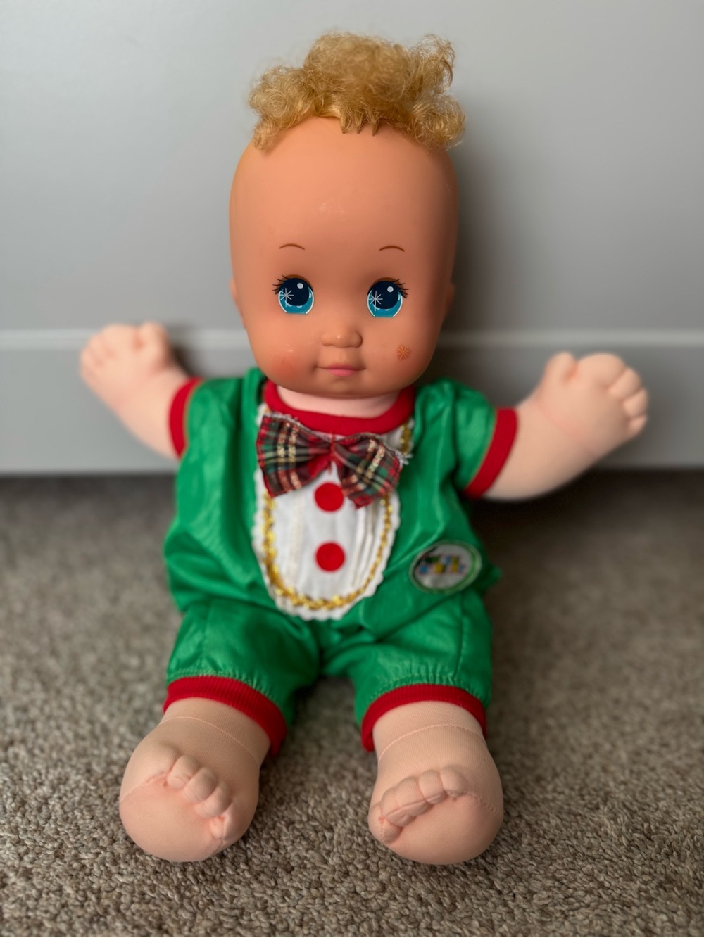 1989 Magic Nursery Baby 13" Doll